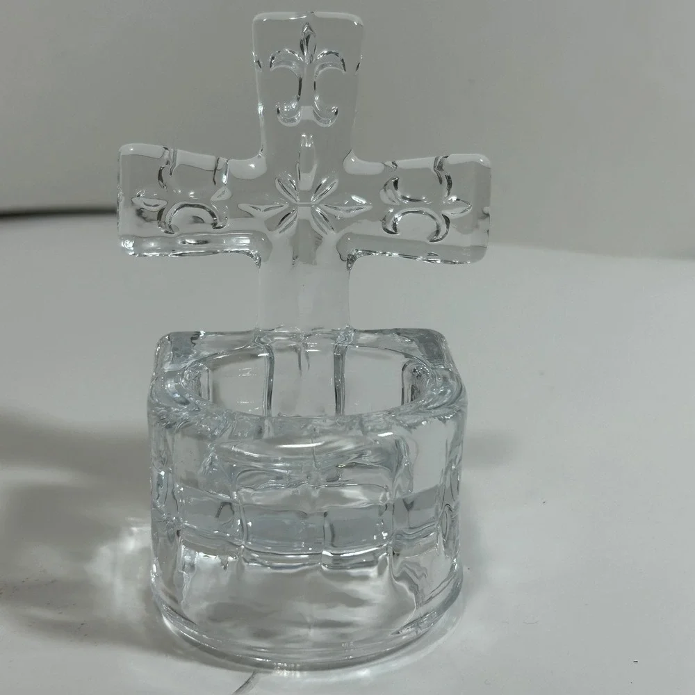 Unbranded clear glass